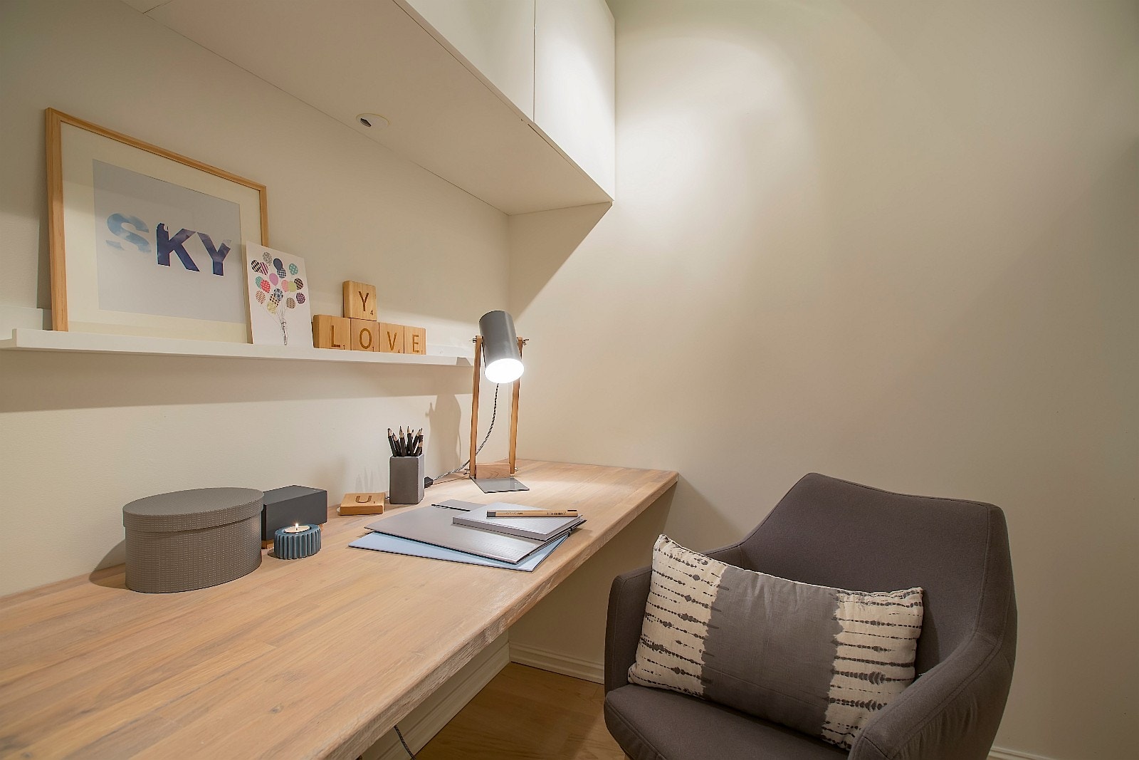 Kontor/bod som i dag blir benyttet som gjesterom Galleribilde