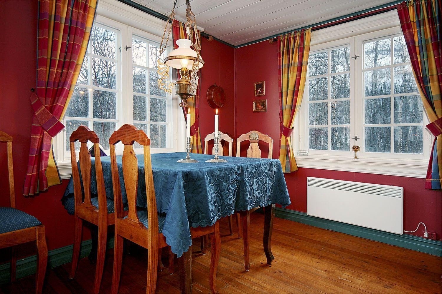 Spisestue i "Skolestua" Galleribilde