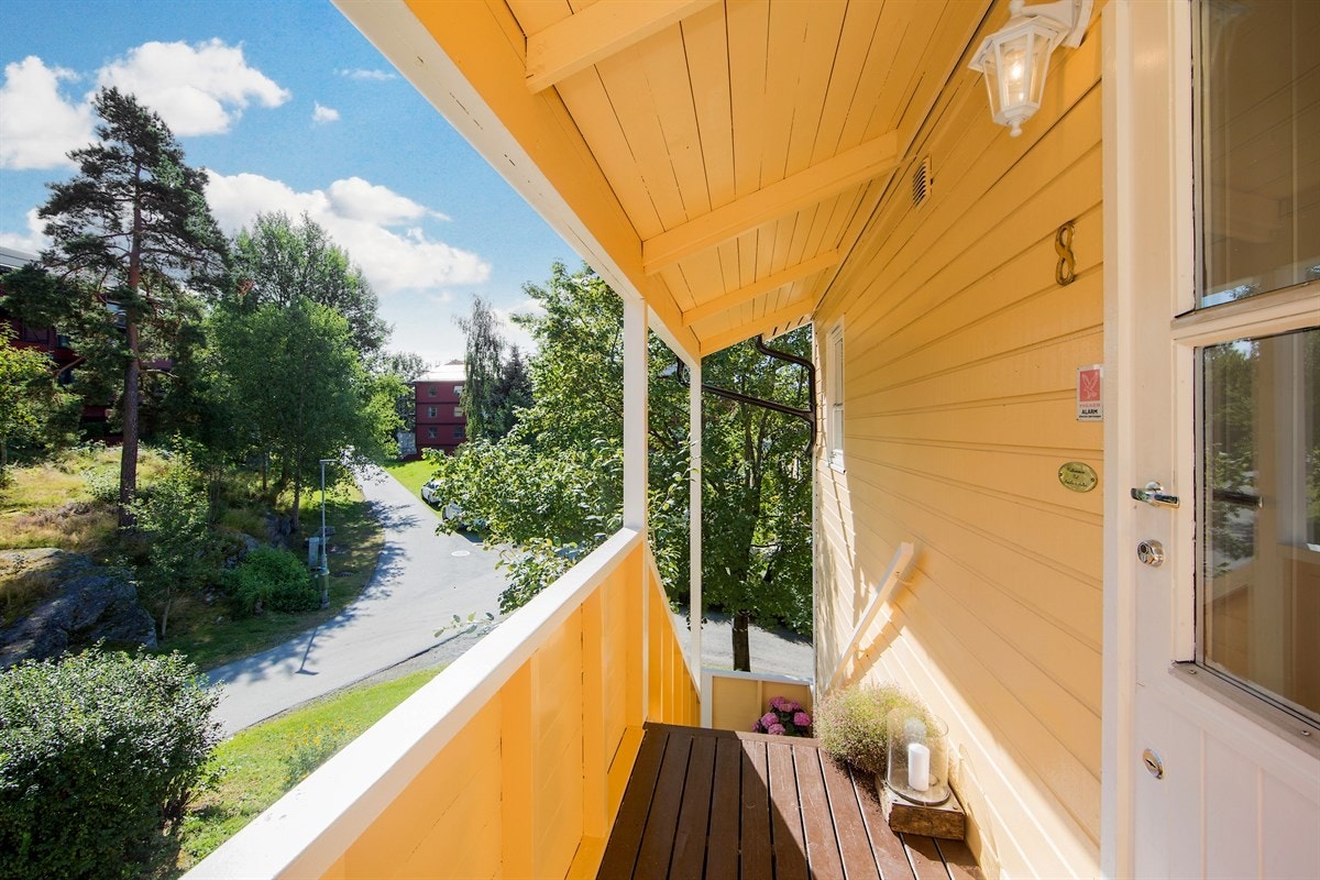 Inngangsparti. Galleribilde