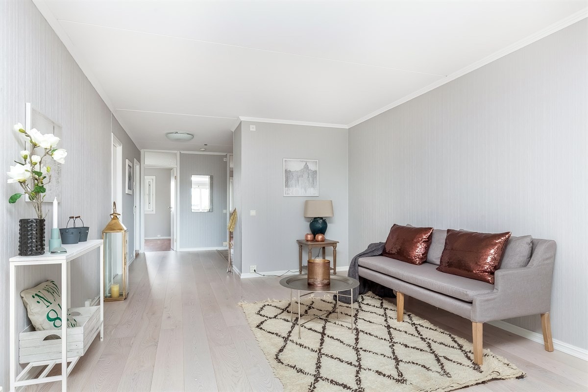 Stue mot entrè Galleribilde