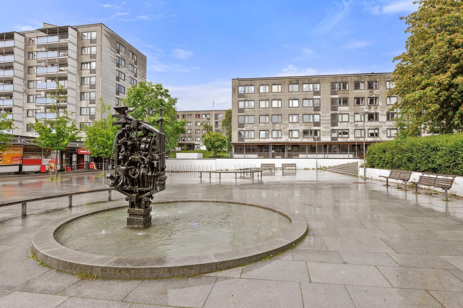 Velkommen til Hovseterveien 84 med sentral beliggenhet i et veletablert boligområde på Hovseter. Galleribilde