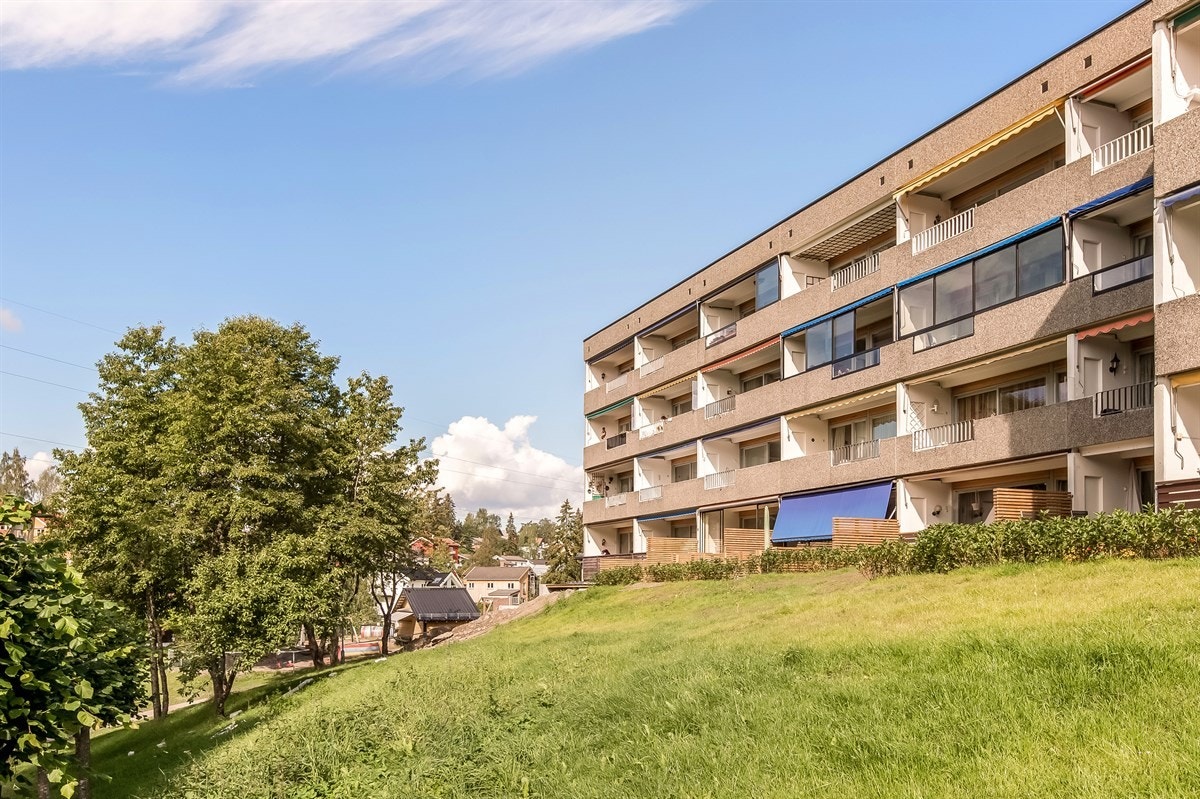 Borettslaget grenser til populære Mærradalen. Her finnes flott turvei og oppkjørte skispor vinterstid. Galleribilde