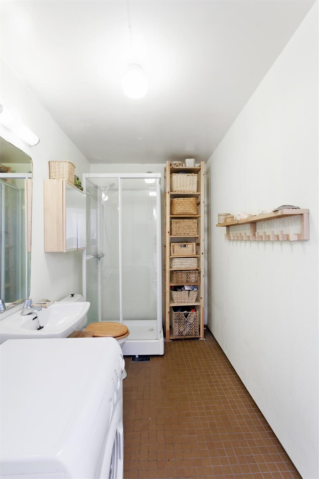 Bad med dusjkabinett. Galleribilde