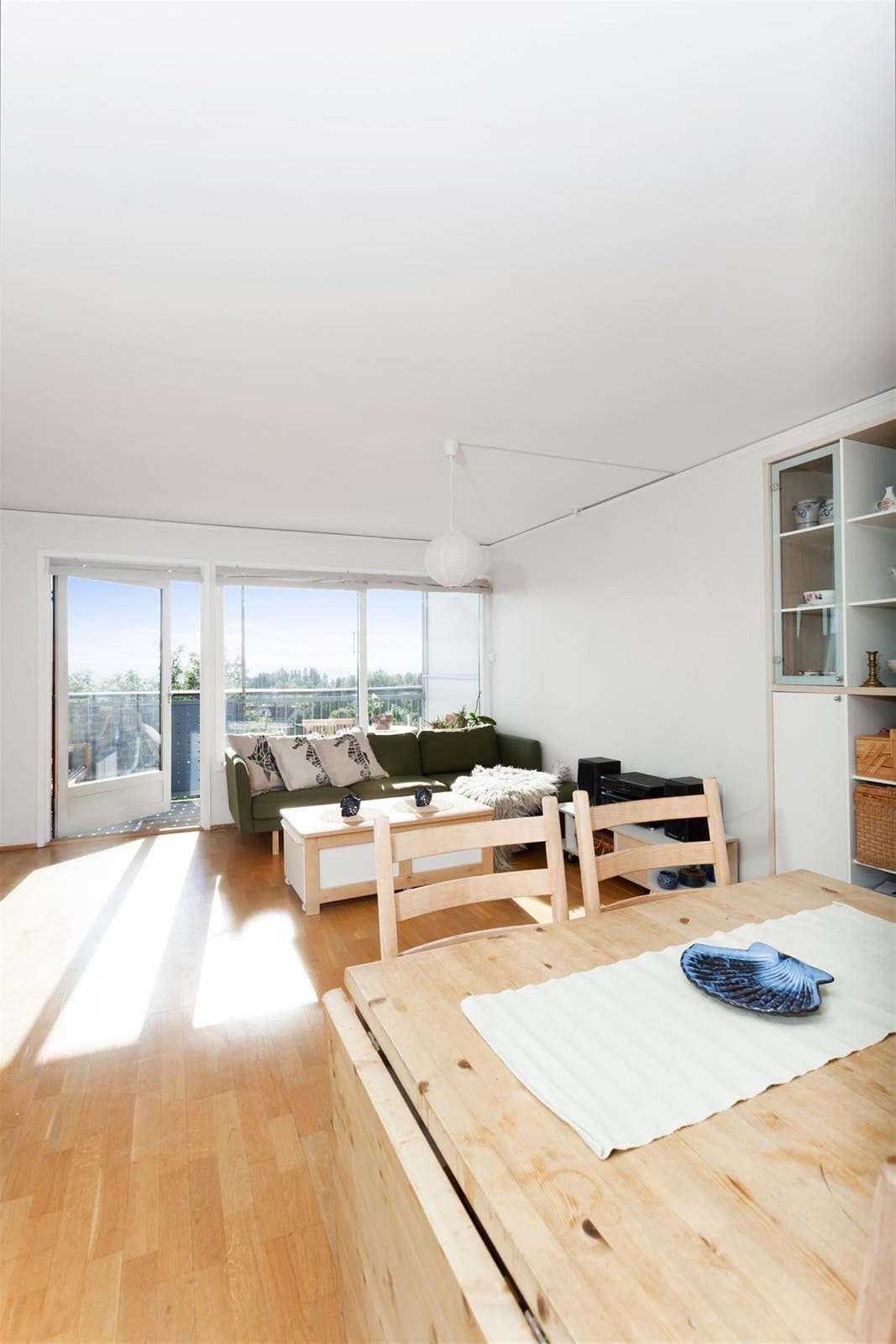 Stue med parkett. Galleribilde