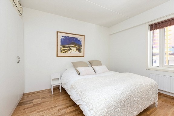 Soverom med god skap plass. Galleribilde