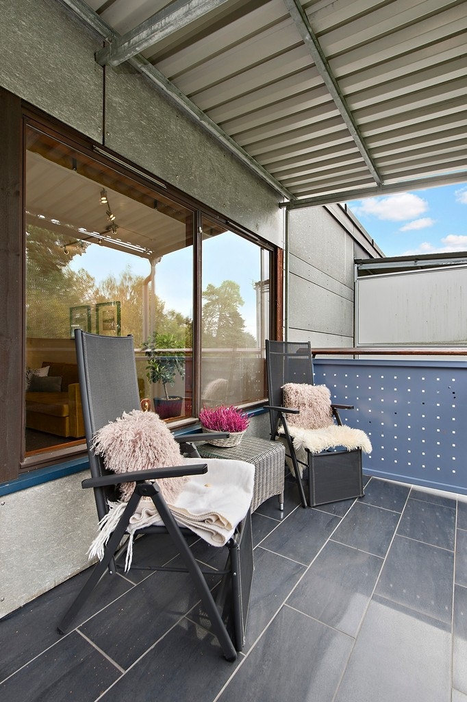 Flislagt overbygget balkong Galleribilde