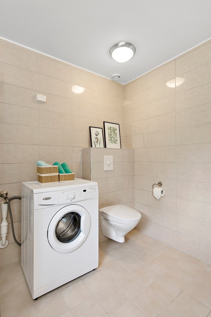 Opplegg for vaskemaskin på bad Galleribilde