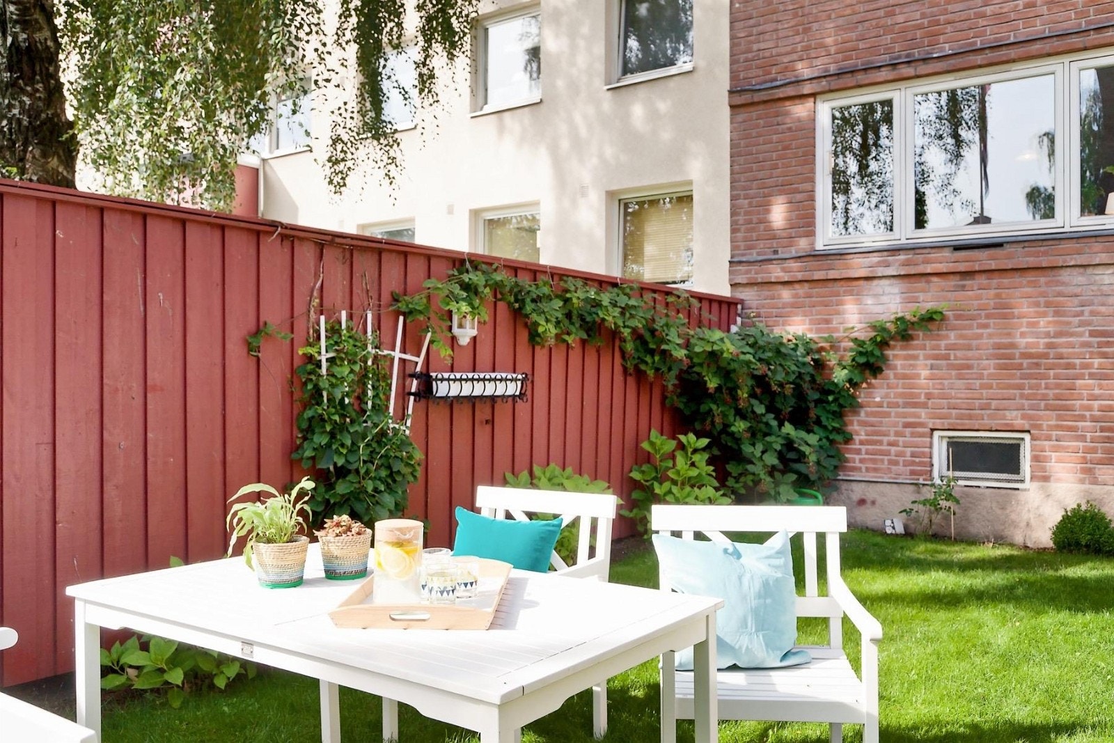 Her kan man nyte måltidene utendørs på varme sommerdager! Galleribilde