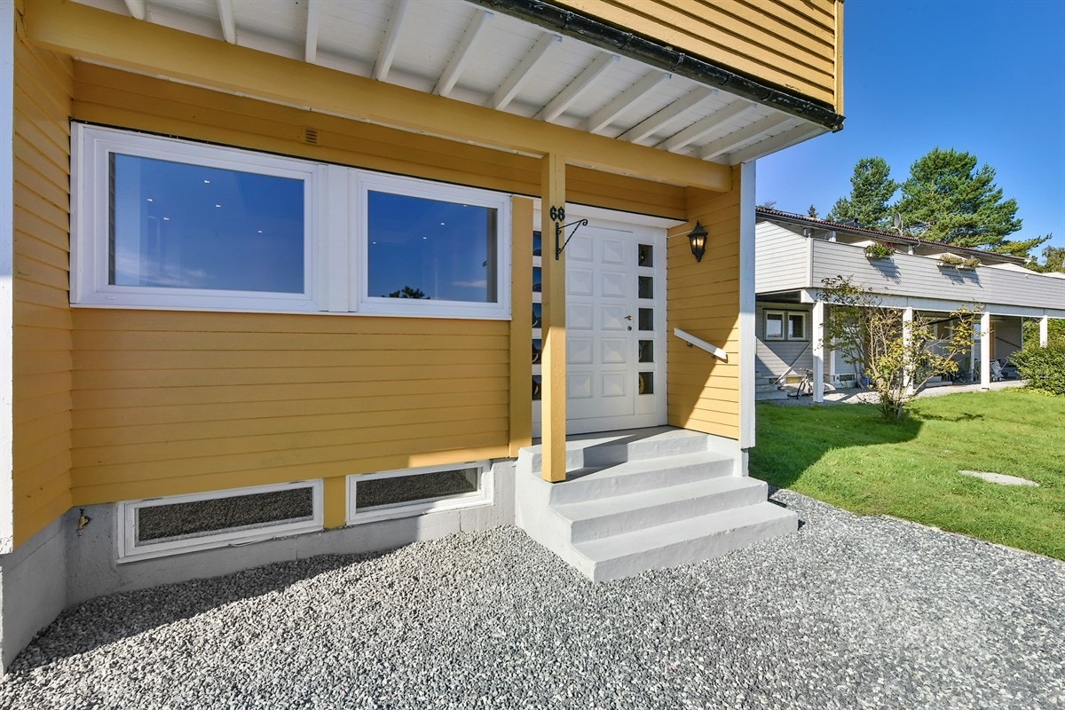 Inngangsparti. Galleribilde