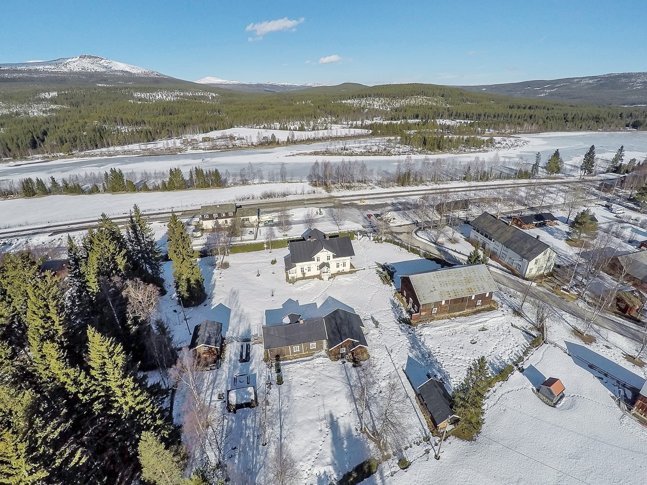 Stor, delvis inngjerdet tomt på ca. 8 085 kvm Galleribilde