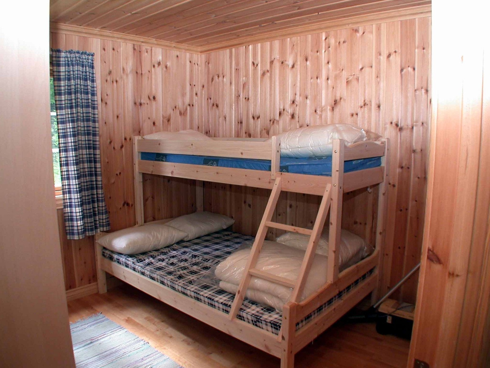 Soverom nede Galleribilde