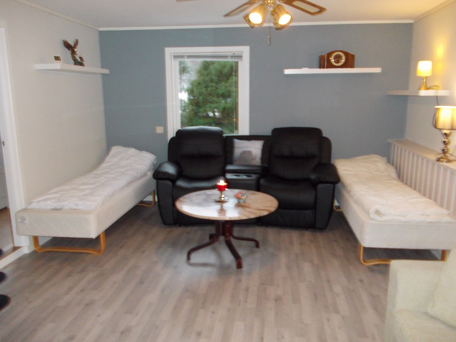 Alternativ sovemøblering på stua. Galleribilde