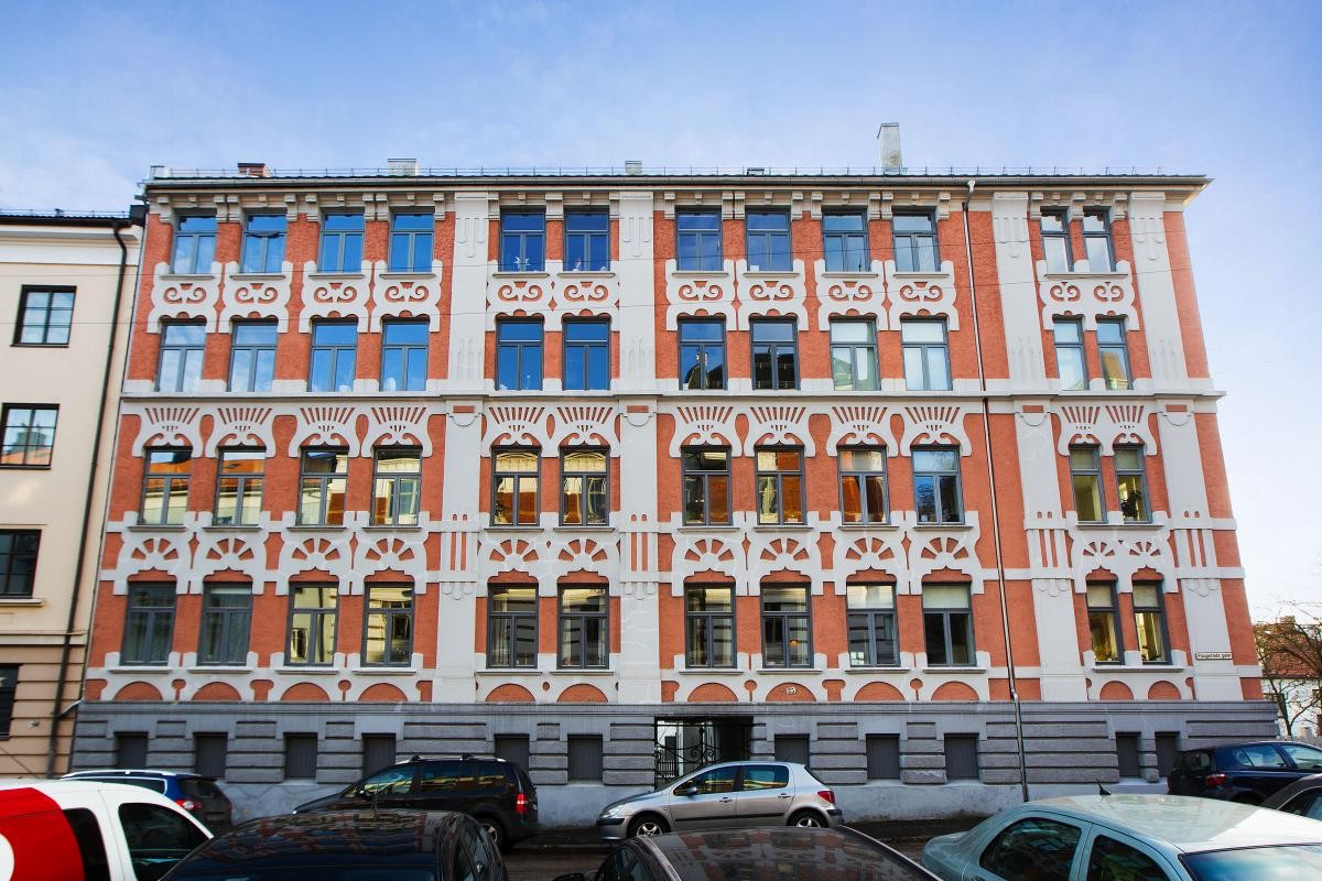 Fasade. Praktfull Jugendgård Galleribilde