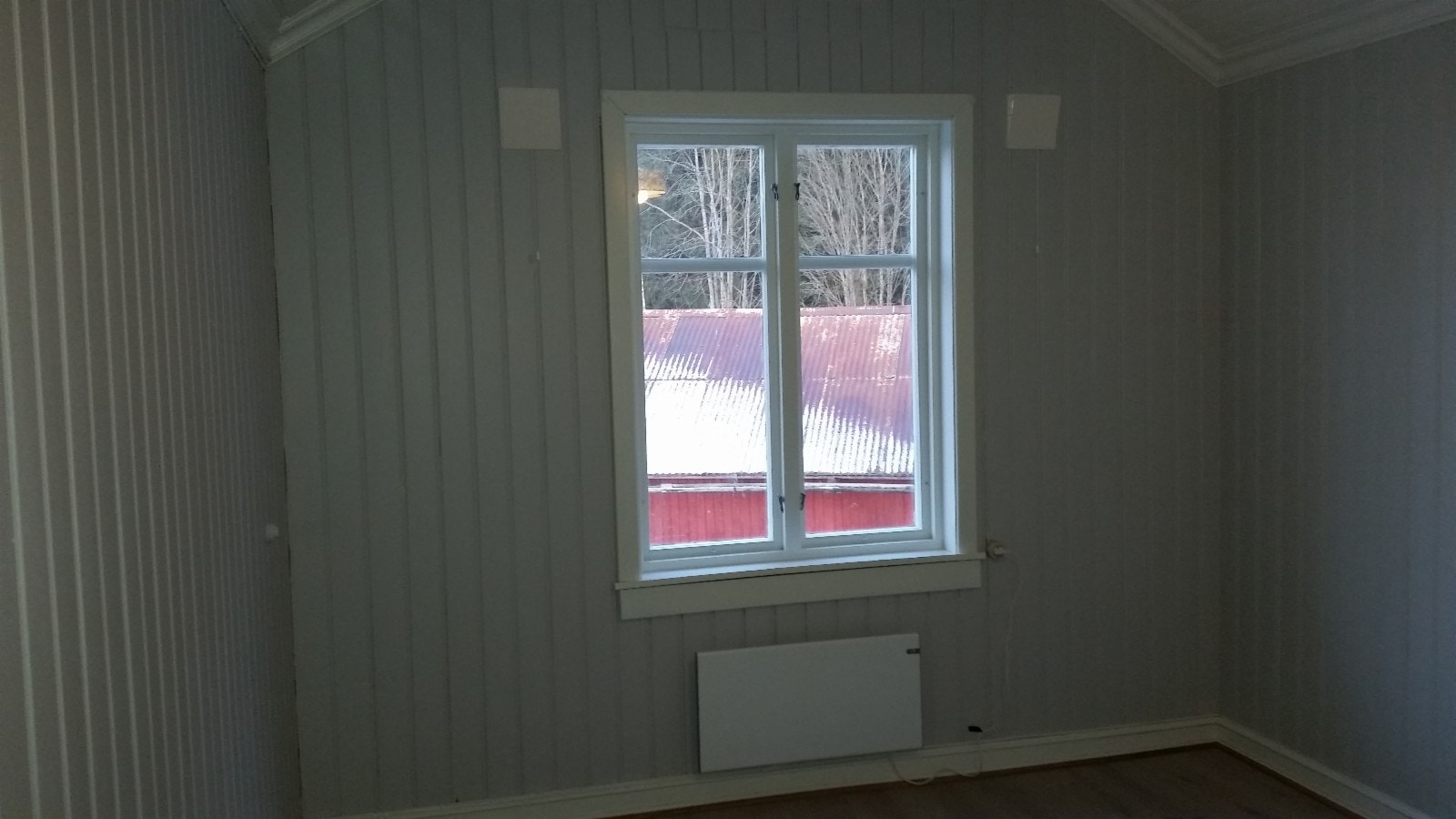 Stort soverom i 2. etg 12-15 kvm Galleribilde