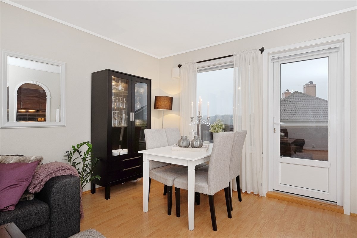 Spiseplassen. Galleribilde