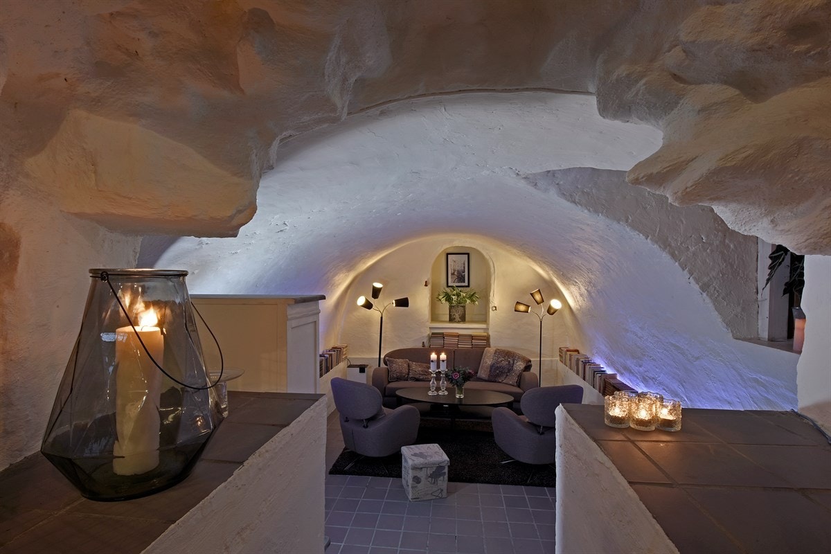 PRIVATmegleren ved Morten Liavaag har gleden av å presentere en meget sjarmerende og helt unik halvpart av vertikaldelt tomannsbolig fra 1800 over tre plan. Galleribilde