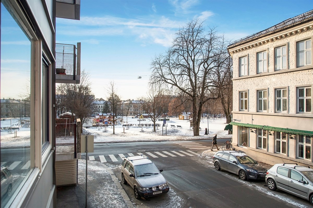 Utsikt fra balkong Galleribilde
