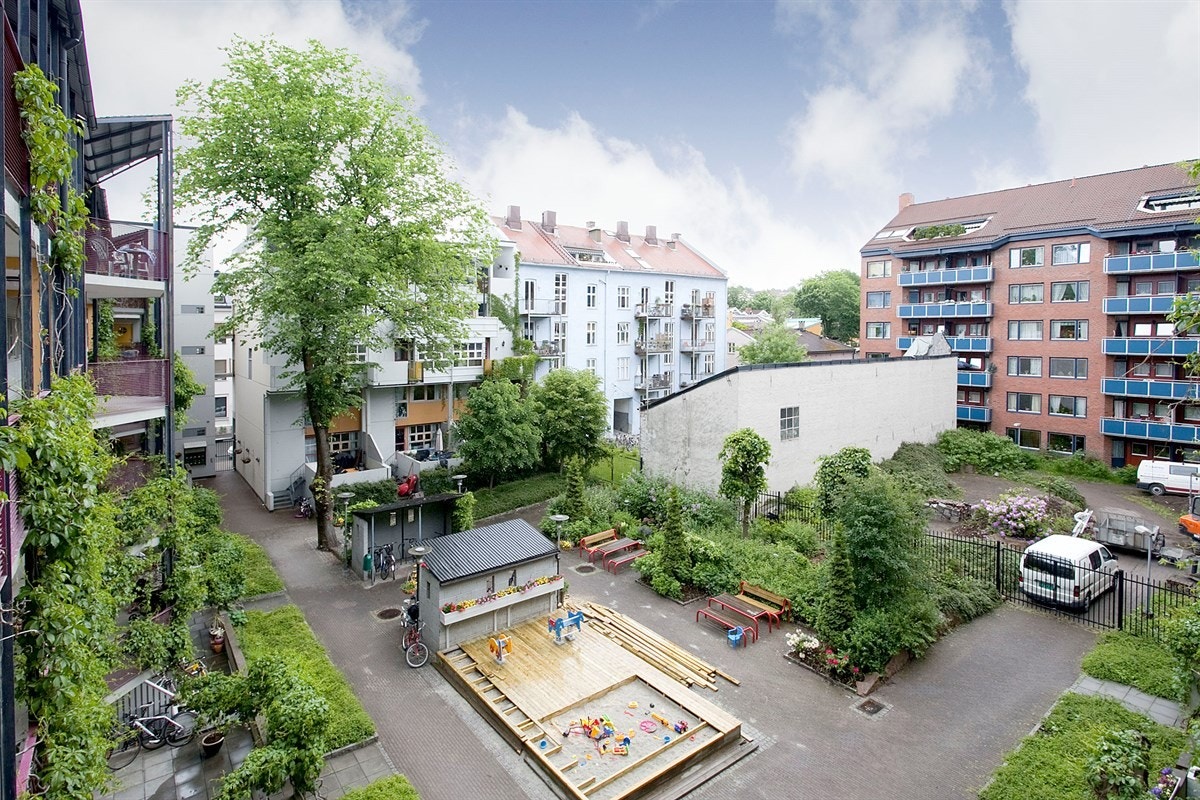 Meget hyggelig bakgård Galleribilde
