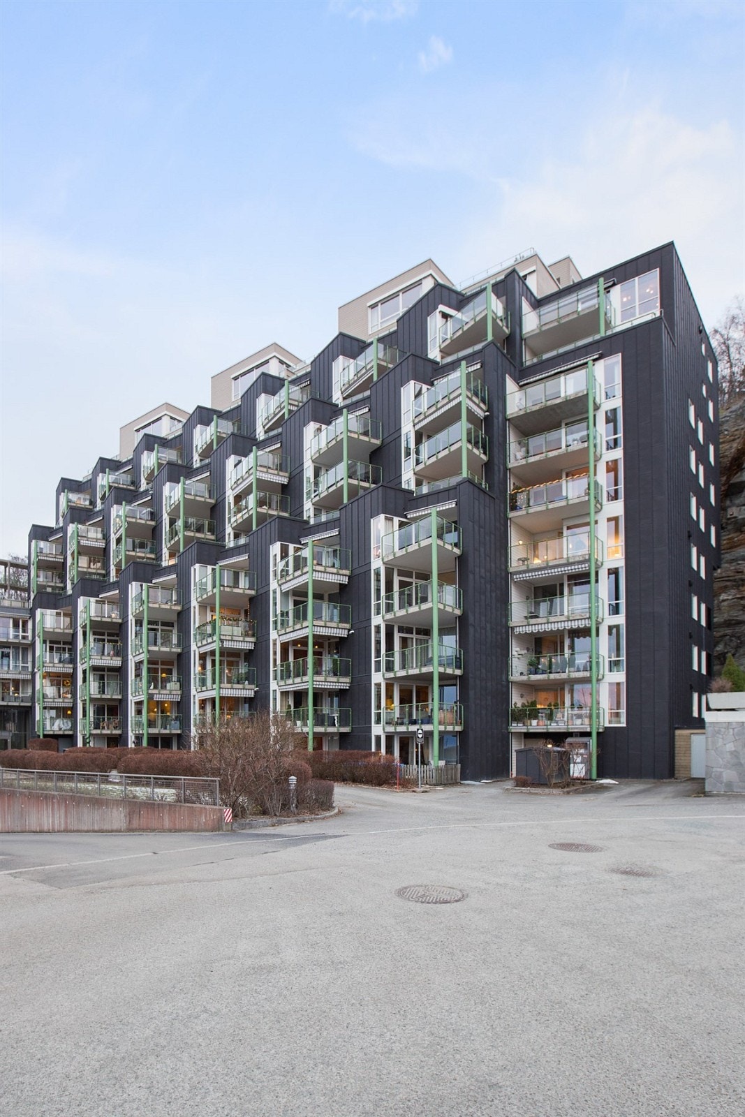 Bergheim Amfi ble ferdigstillt i 2002 - Pen og moderne fasade Galleribilde