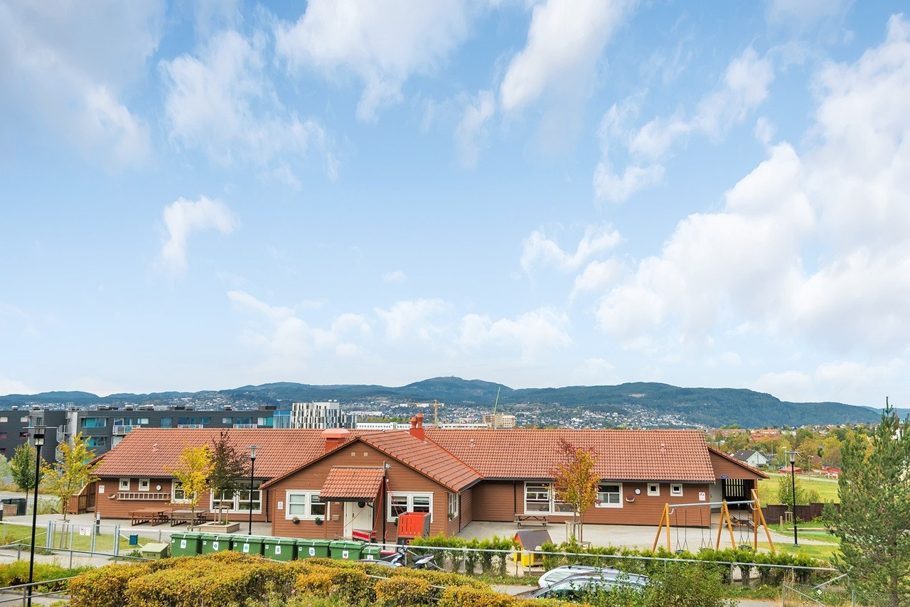 Terrassens gode utsikt utover mot Trondheim Galleribilde