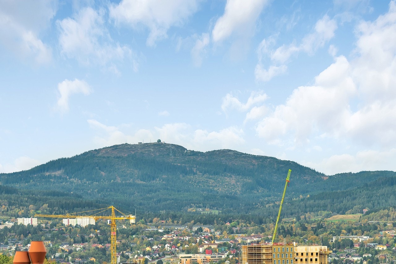 Terrassens gode utsikt utover mot Trondheim Galleribilde