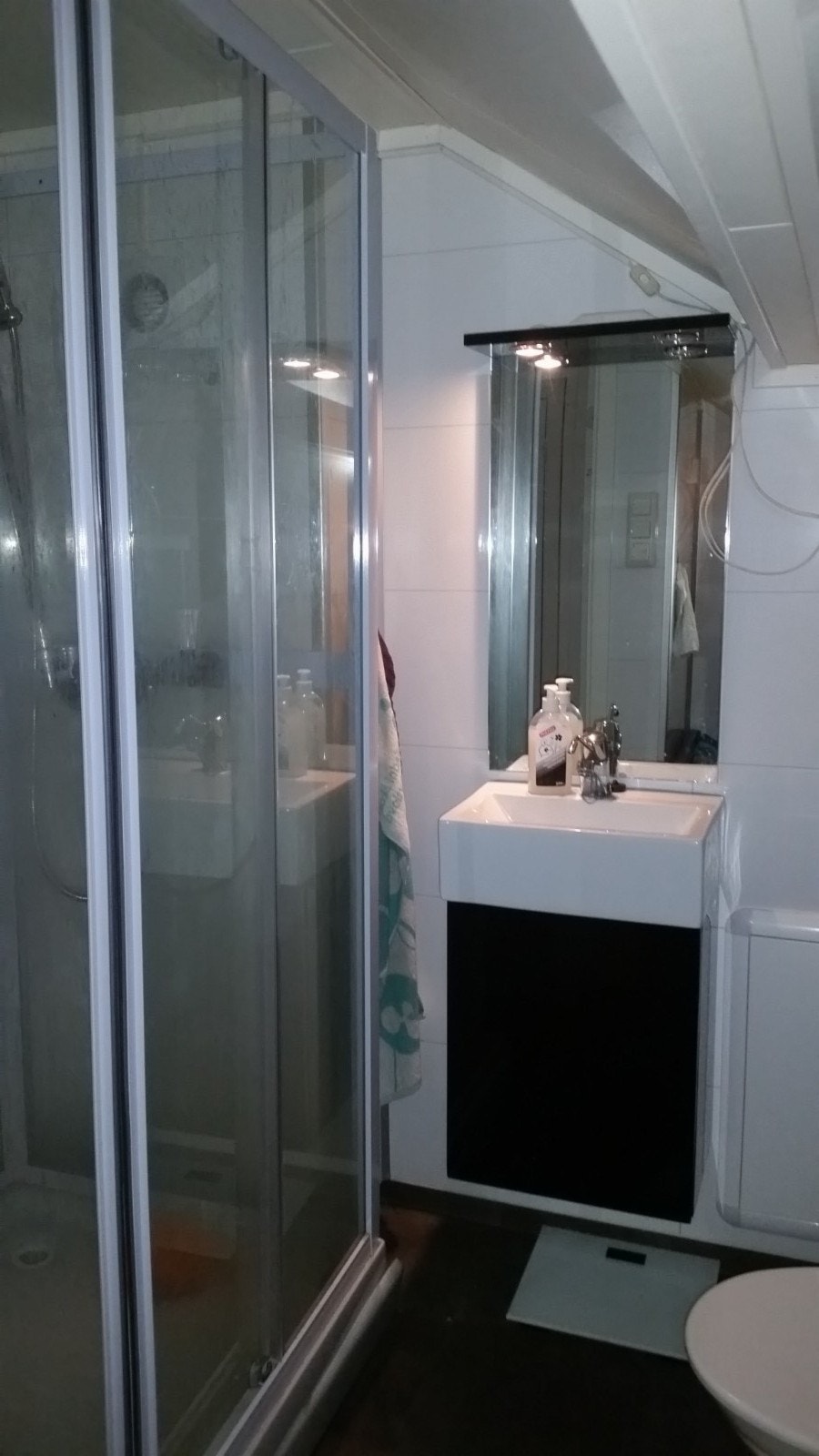 deler bad med annen hybel Galleribilde