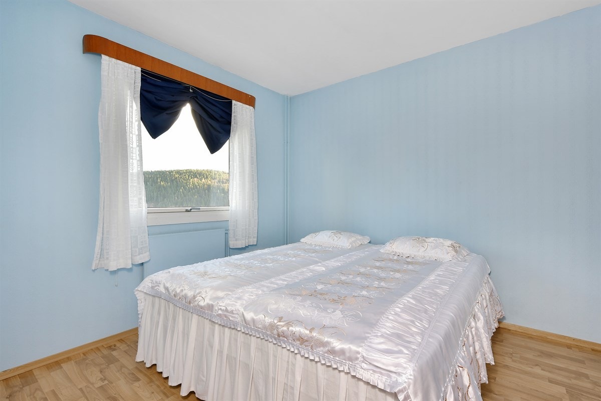 Soverom 1 med utsikt. Galleribilde