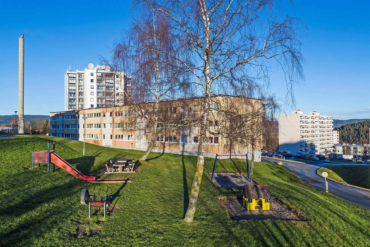 Fra Stasjonskameratenes hus går det turvei og lysløype inn til Blekktjern, Kølabånn og Haukåstoppen. Blekktjern har også fine bademuligheter. I tillegg fører merkede løyper fra Galterud inn til Risdalstårnet og Hellashytta. Galleribilde
