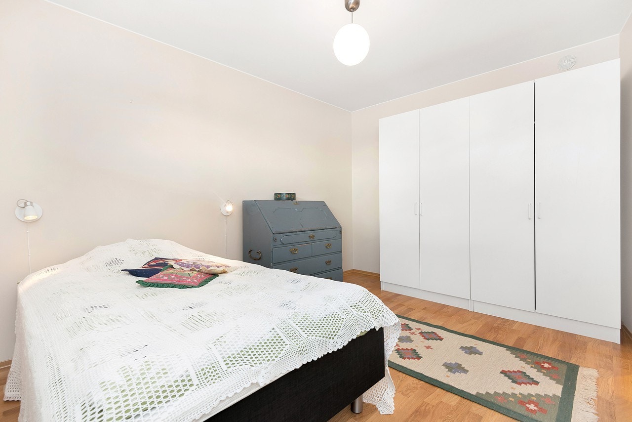 Hovedsoverommet med god garderobeplass Galleribilde