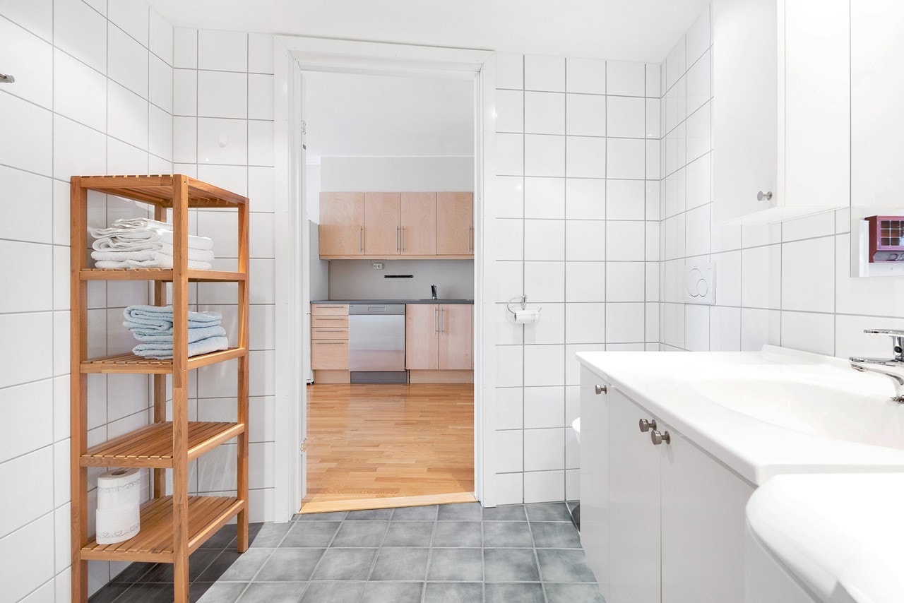 Det er opplegg for vaskemaskin og dusjhjørne Galleribilde