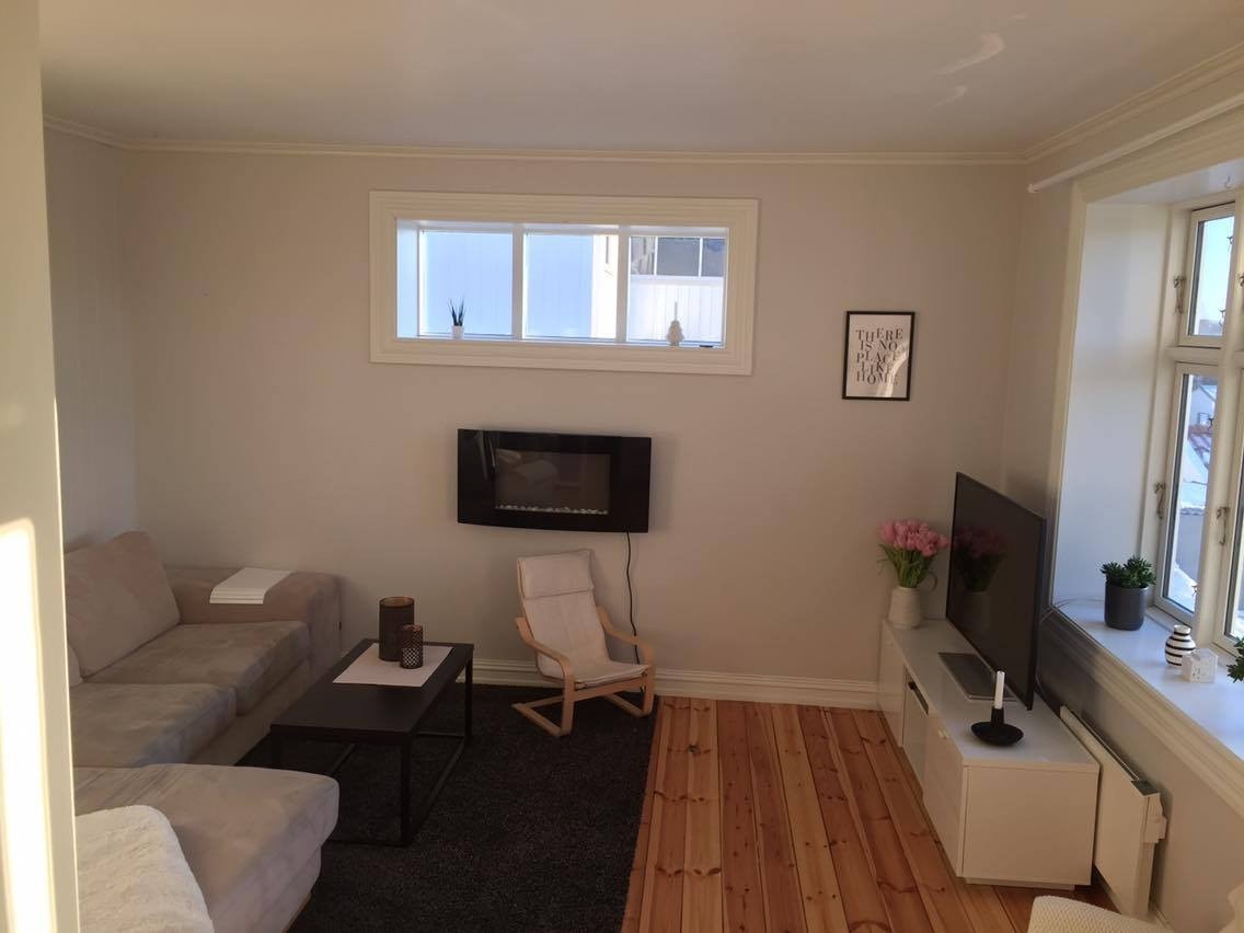 Stue med utgang til veranda mot vest (Solsiden) Galleribilde