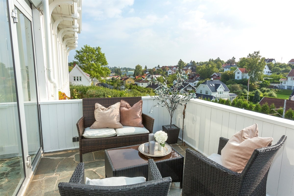 Balkong utenfor stuen Galleribilde