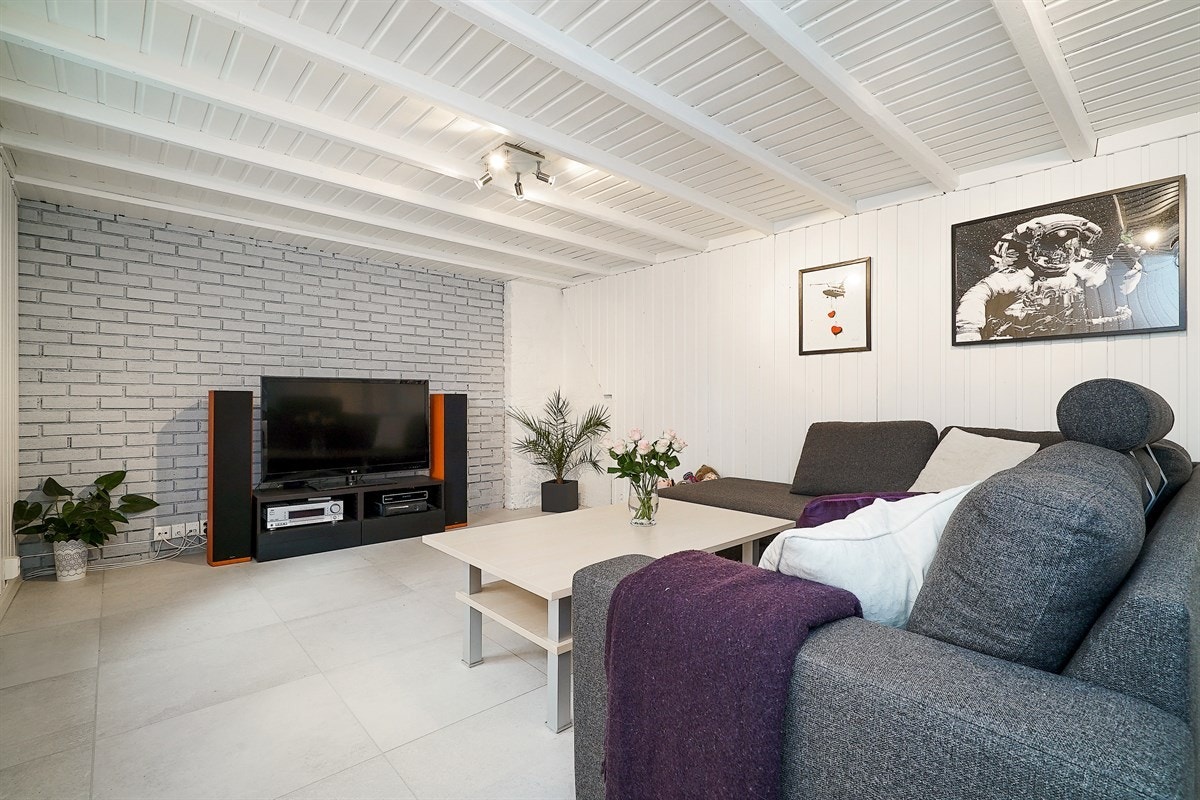 Kjellerstue med varmekabler Galleribilde
