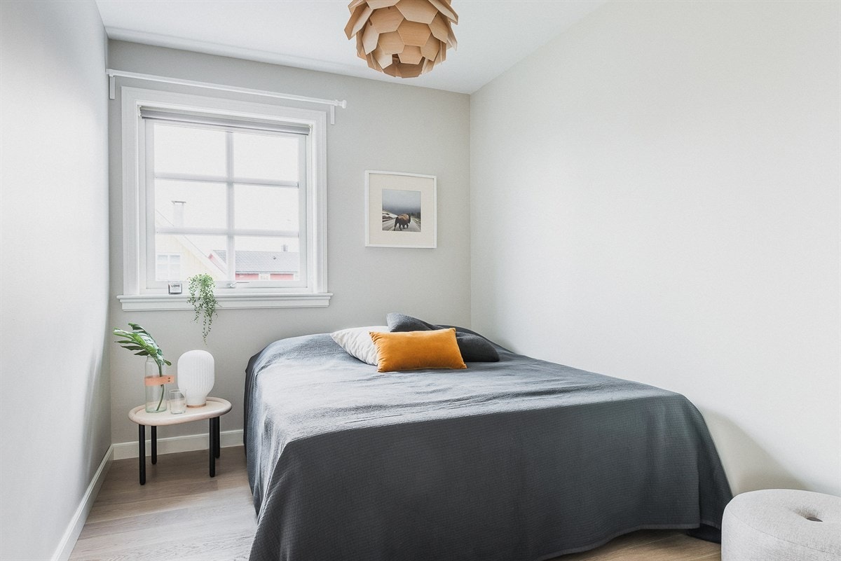 Samtlige av husets fire soverom er samlet på én flate i andre etasje. Galleribilde