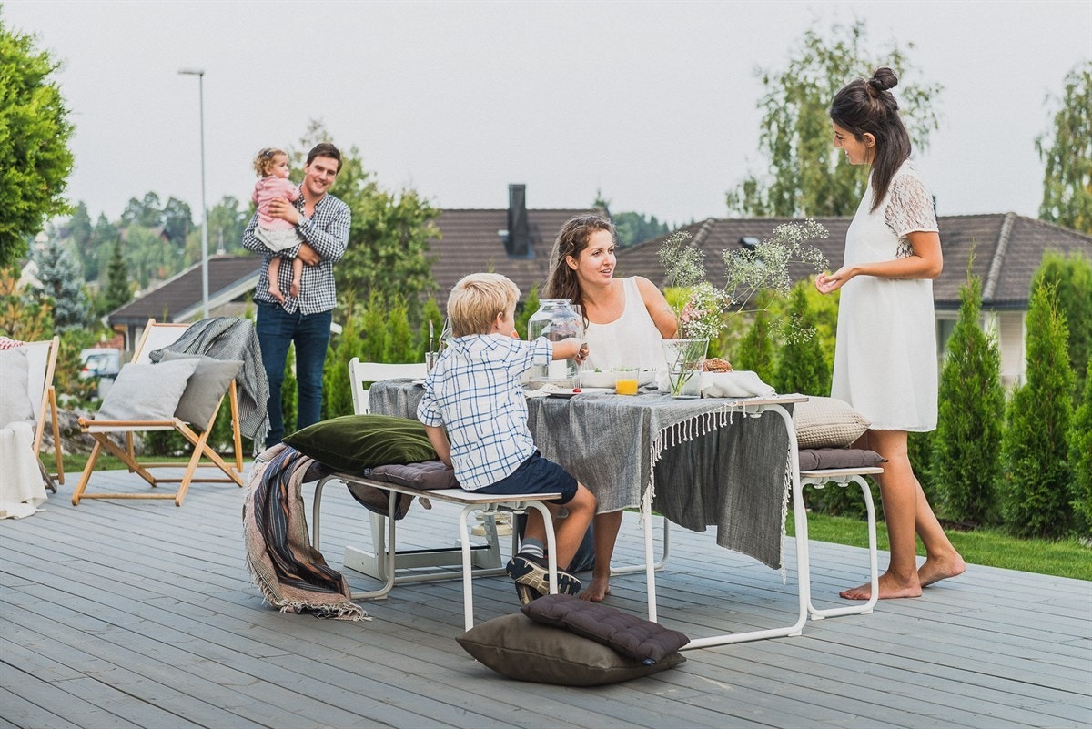 Hagen er flat og dermed lettstelt, og byr på tumleplass både for barna og de voksne. Galleribilde