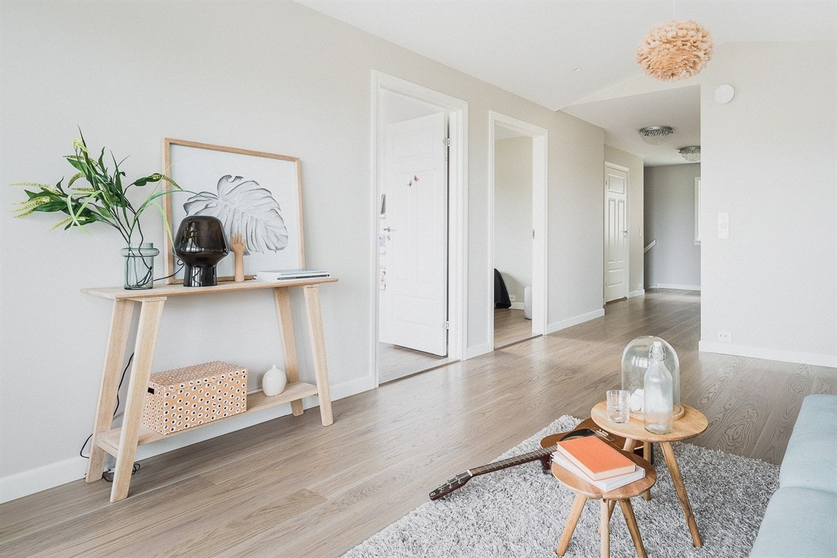 I hverdagen fungerer loftsstuen utmerket som en dedikert avdeling for barna, kombinert som en TV-stue eller ditt eget bibliotek. Galleribilde