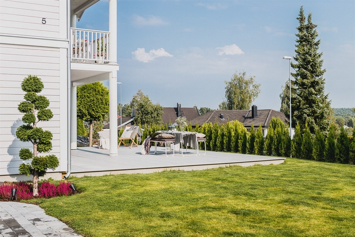 Hagen er solfylt store deler av dagen. Galleribilde