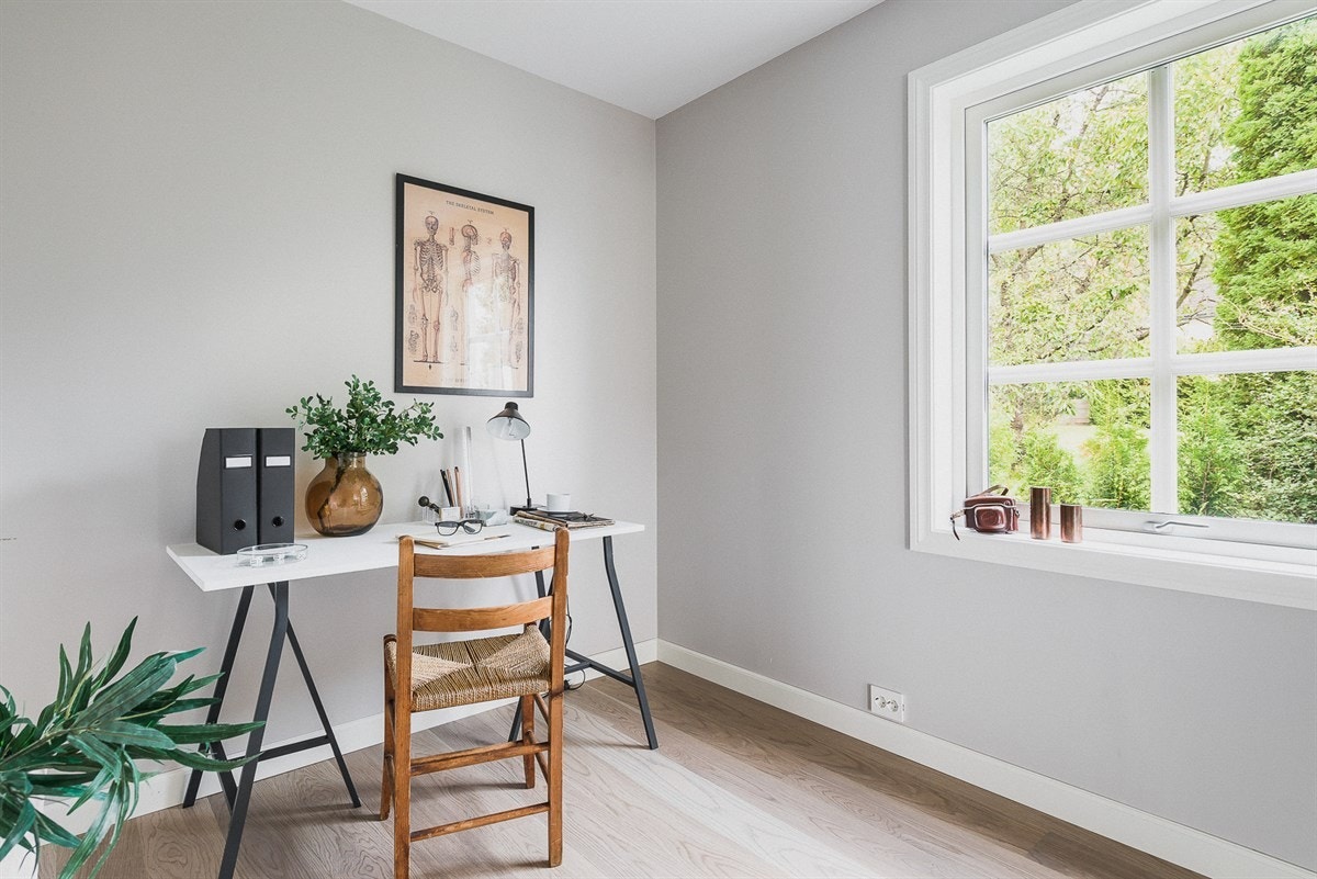 Fra stuen er det inngang til disponibelt rom/bod. Galleribilde