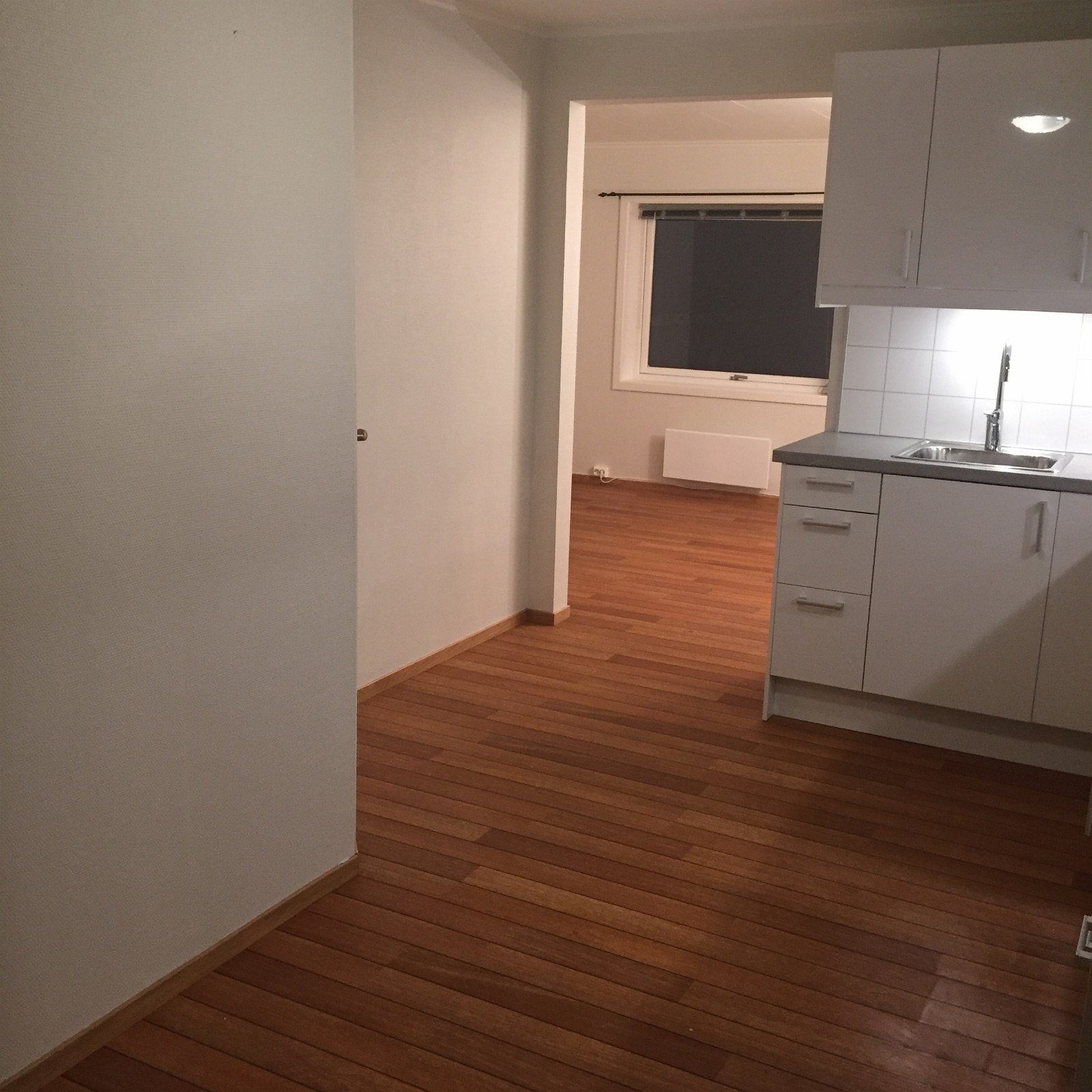 Kjøkken mot stue Galleribilde