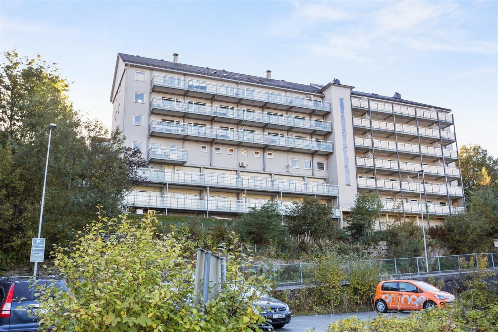 Fasaden sett fra nedsiden. Galleribilde