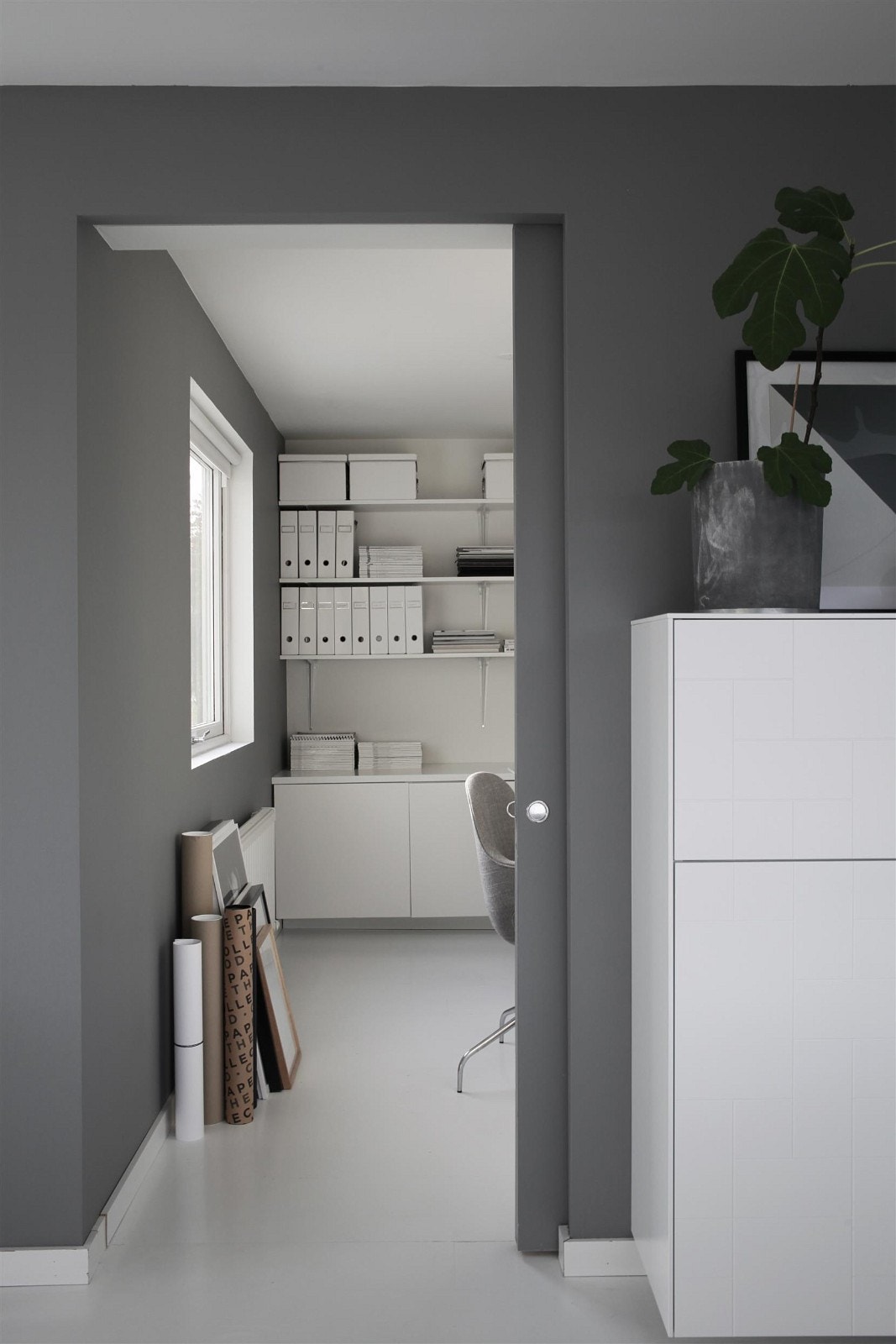 Fra kjøkkenet er det inngang til arbeidsrom. Galleribilde