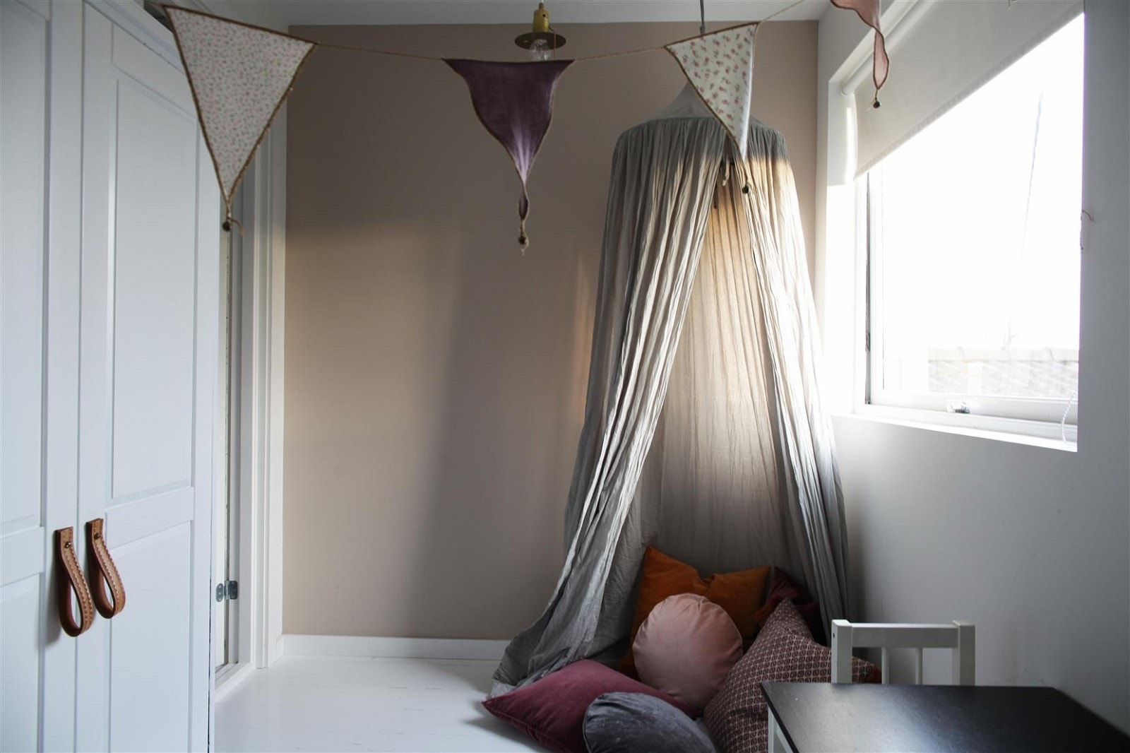 Det tredjesoverommet i 2. etasje. Her er det også garderobe Galleribilde