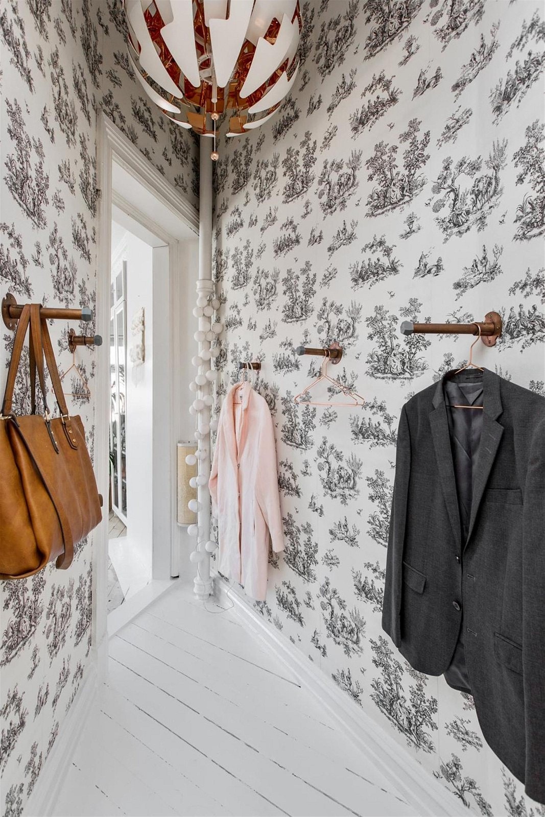 Garderobe, mellomgang eller bod, her er det mange muligheter! Galleribilde