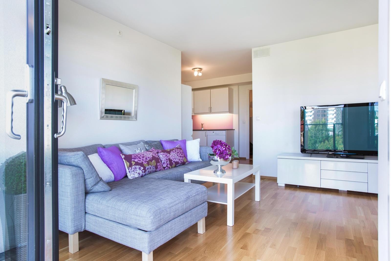 Fra stuen er det skyvedør ut mot balkong. Galleribilde