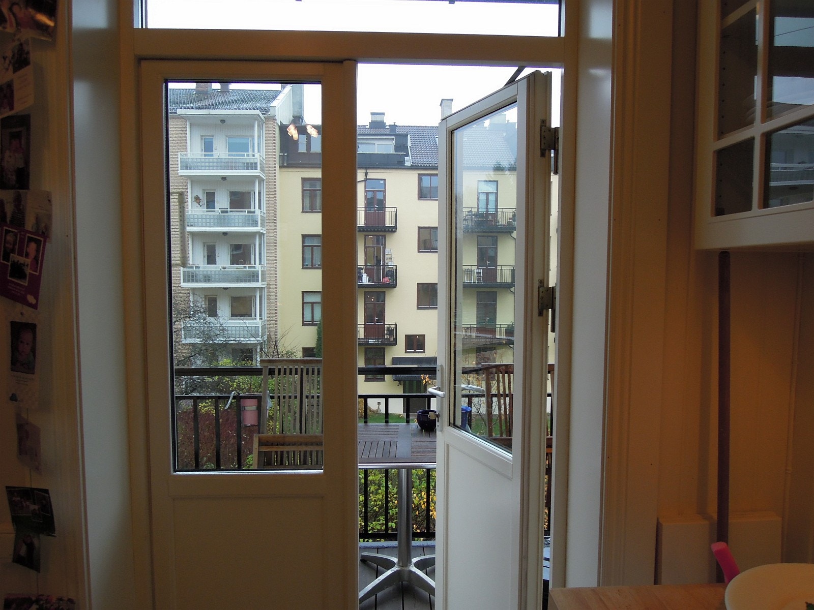 Utgang til balkong fra kjøkken Galleribilde