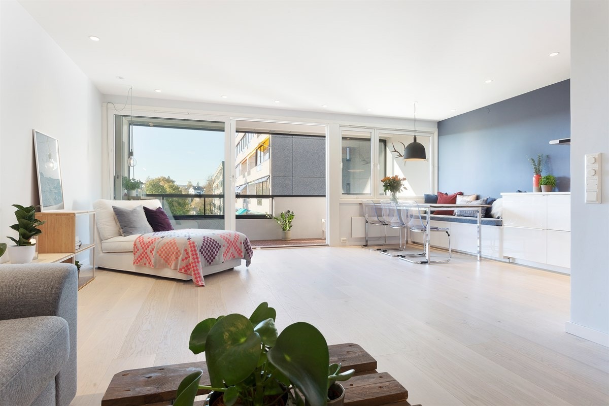 Velkommen inn i denne lyse og lekre leiligheten, beliggende i et barnevennlig og trivelig borettslag Galleribilde