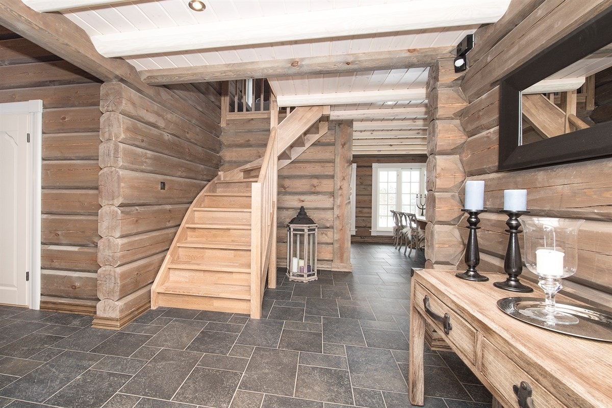 Hall mot trapp Galleribilde