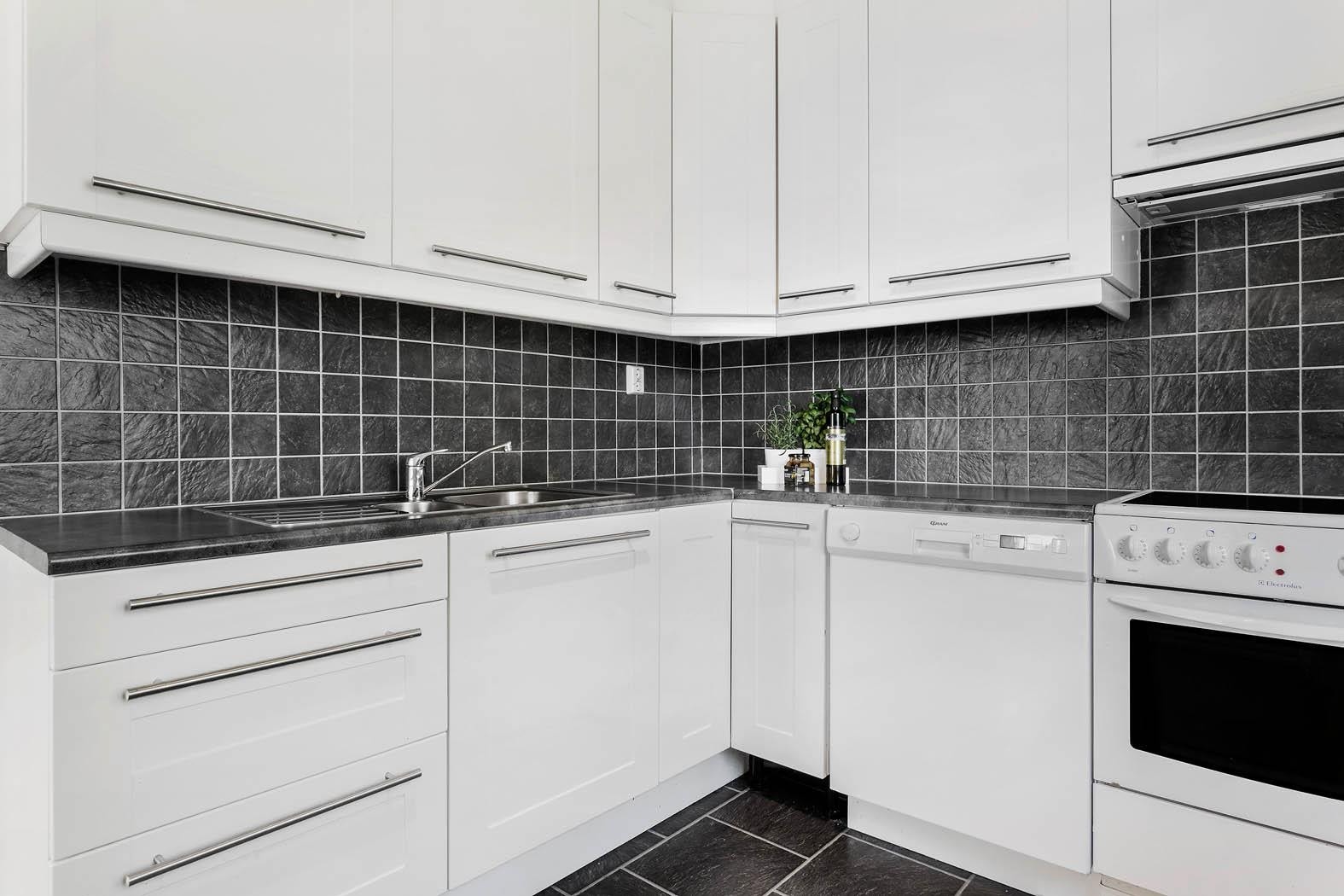 Kjøkken i underetasjen Galleribilde