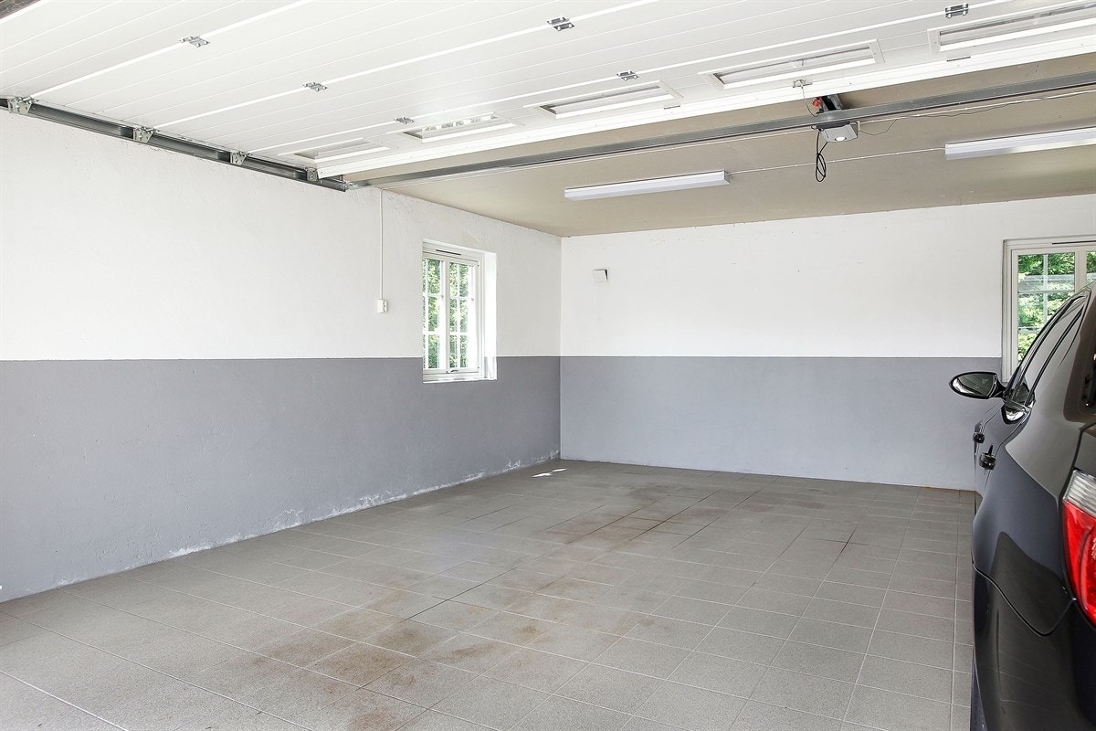 Bilde fra 1.etg. i frittliggende garasjebygg. Galleribilde