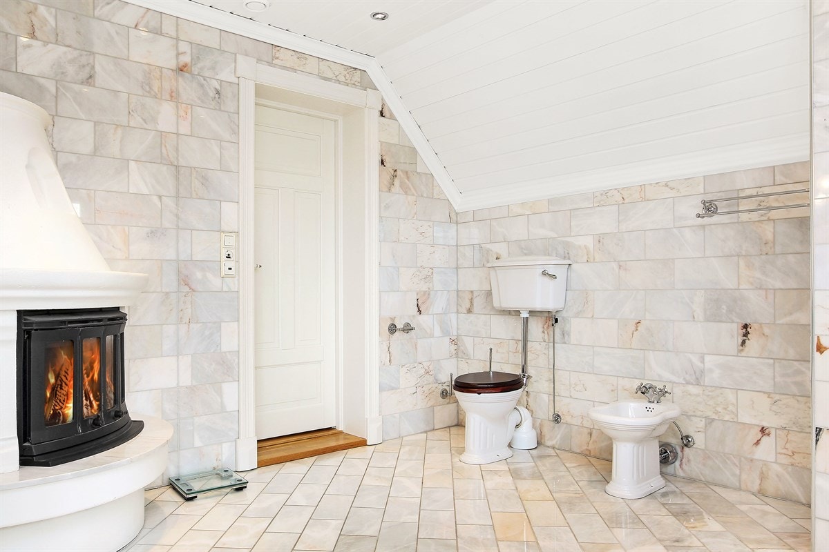 Marmorfliser på hovedbadet Galleribilde